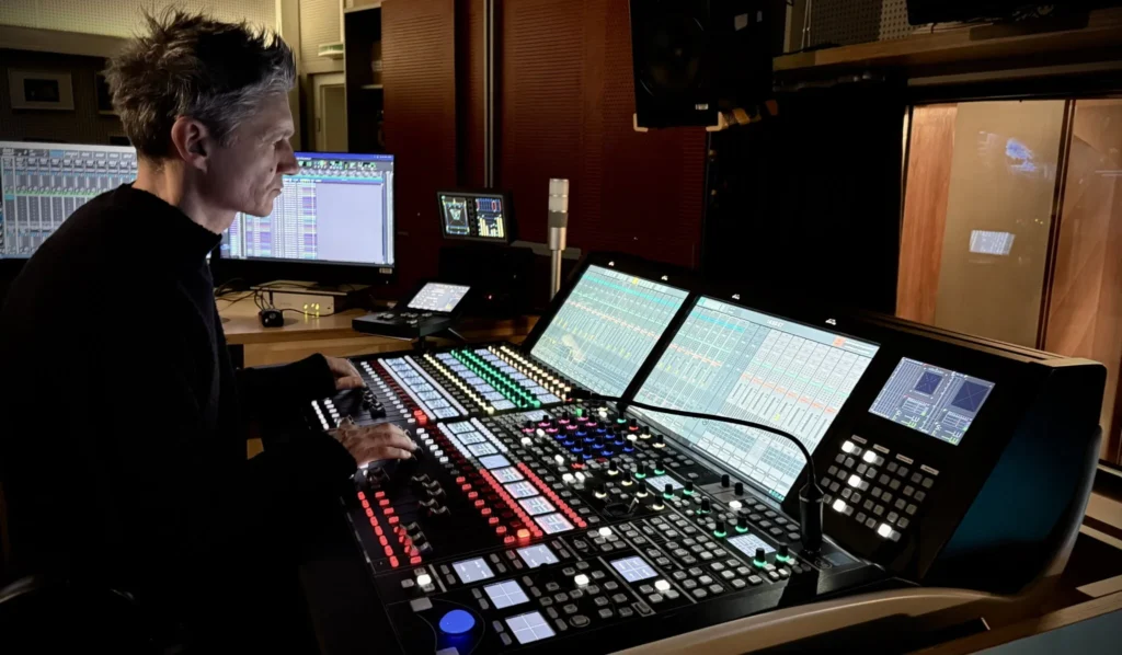 Frank Wendtner-Andraschko at/an der mc²56 Audio Production Console