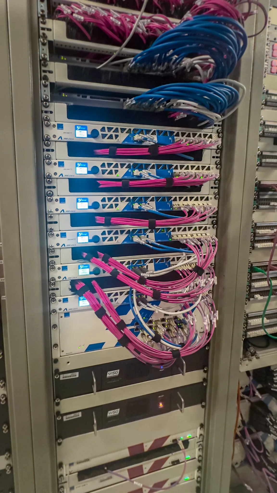 Teatro Real Madrid rack with A__UHD_Cores